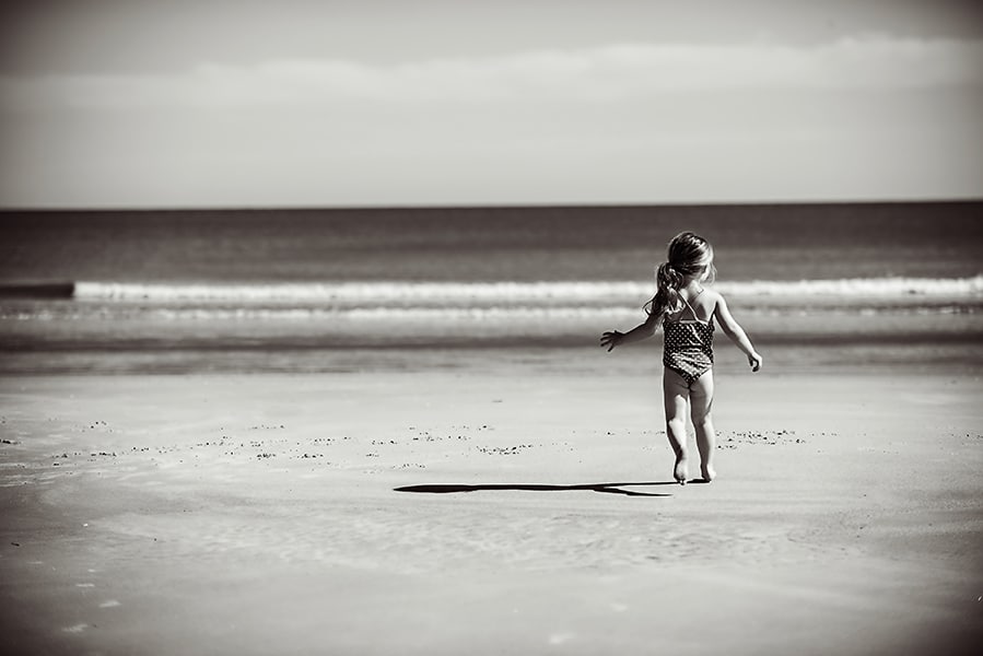 into-the-sea-black-and-white-photography