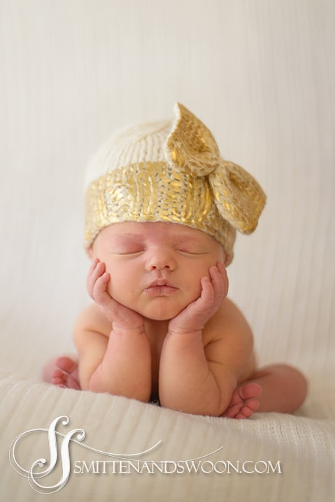 newborn-photography-frog-pose