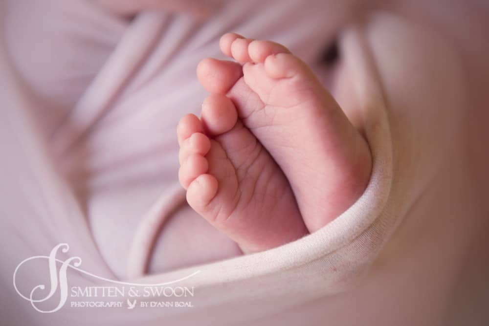 macro photo newborn feet {boulder newborn photographer}