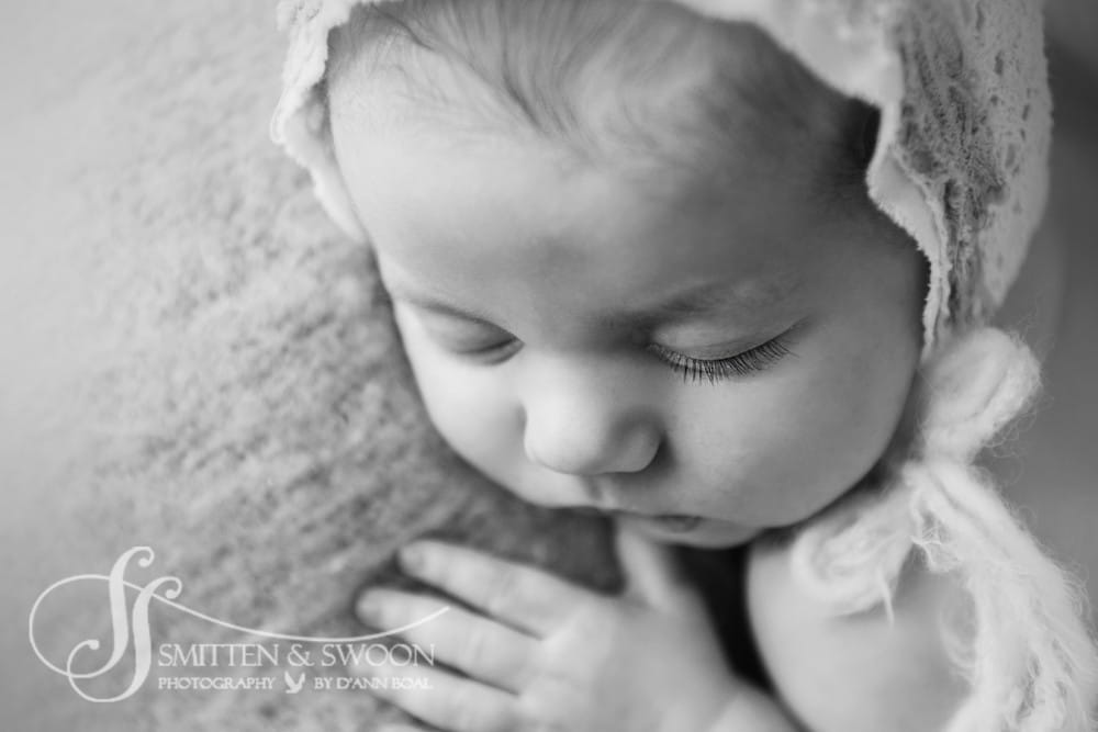 baby girl close up photo of eyelashes {boulder newborn photographer}